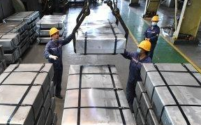 鋼板吊鉗參與武鋼鋼板起吊運輸工作